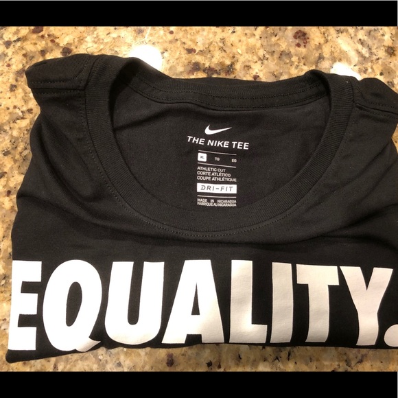 Original Authentic NIKE 2017-2018 Equality Dri-Fit - Picture 2 of 8
